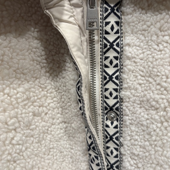 Levi's Cream Teddy Jacket with Patterned Trim - Picture 3 of 4